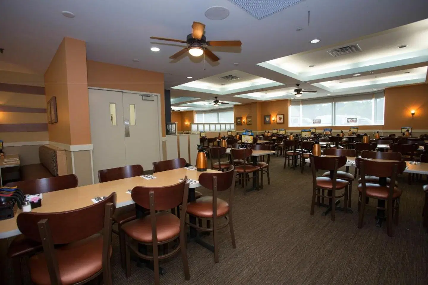 Ramada by Wyndham Niagara Falls/Fallsview Restaurant
