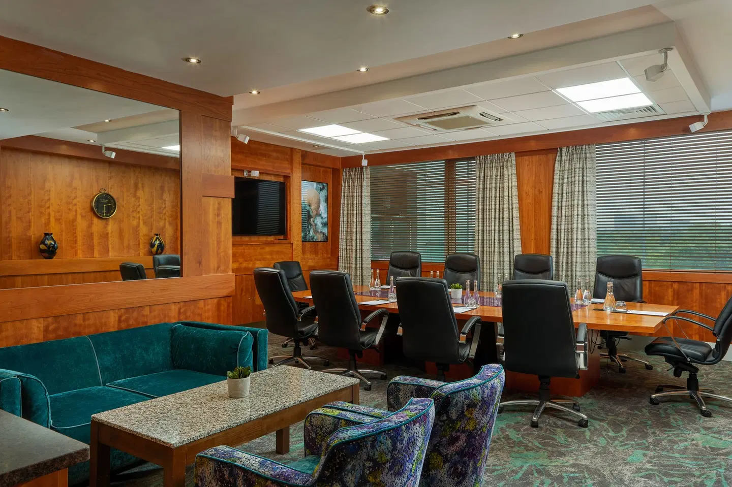 Crowne Plaza Blanchardstown by IHG LOUNGE_LOBBY