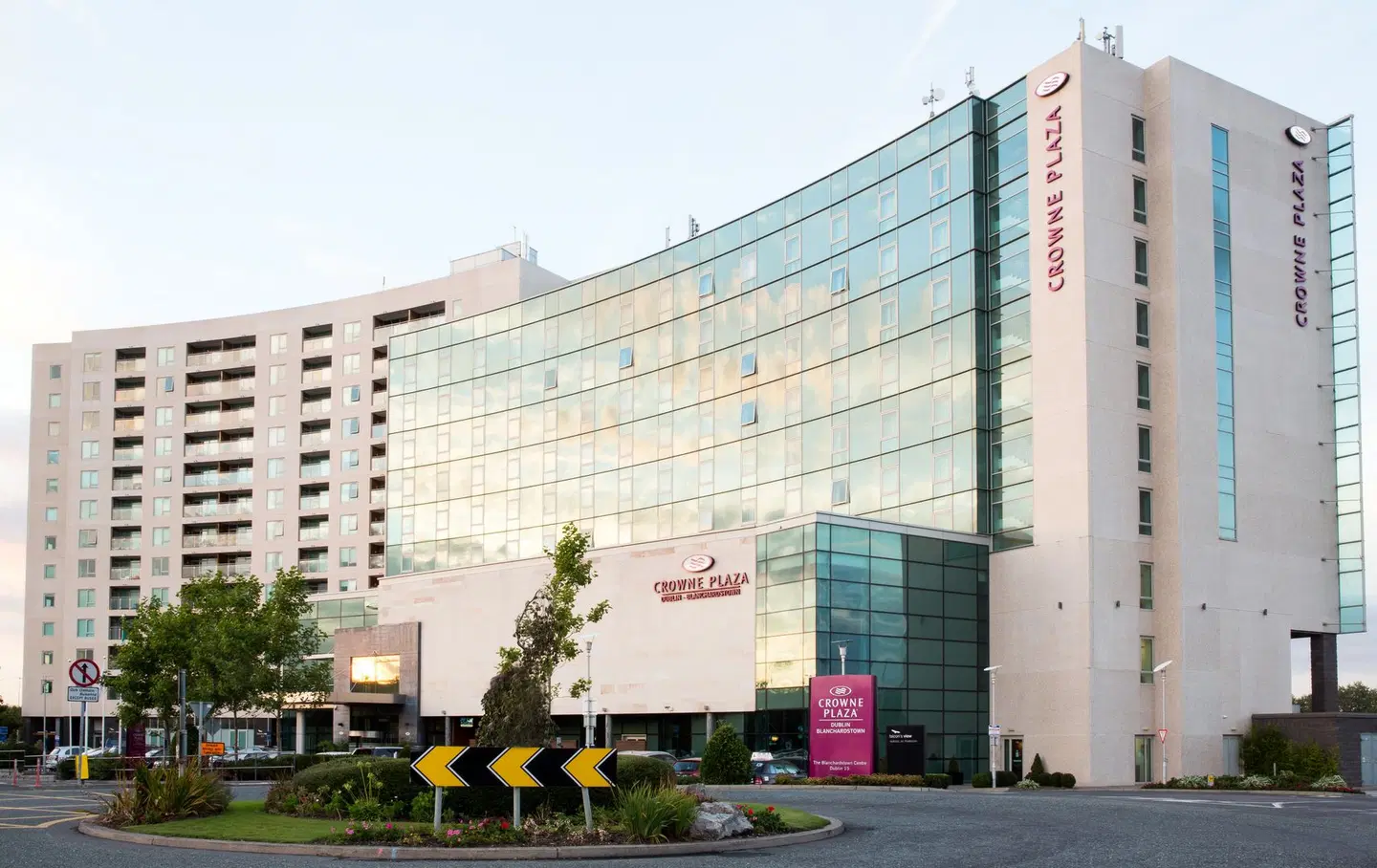 Crowne Plaza Blanchardstown by IHG EXTERIOR