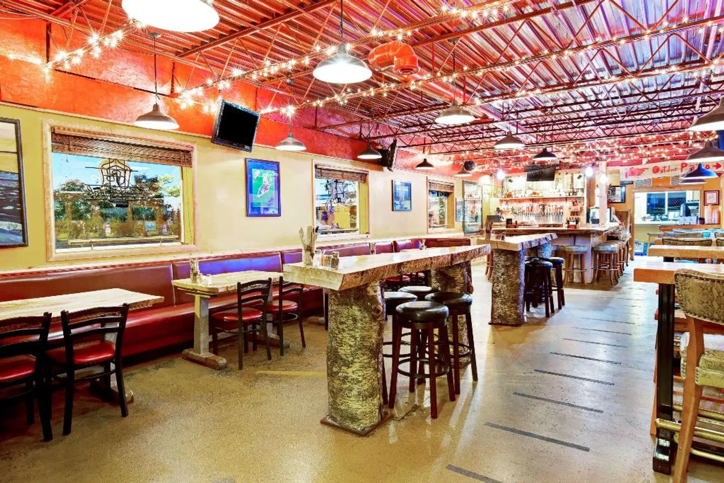 Ramada by Wyndham Anchorage Bar