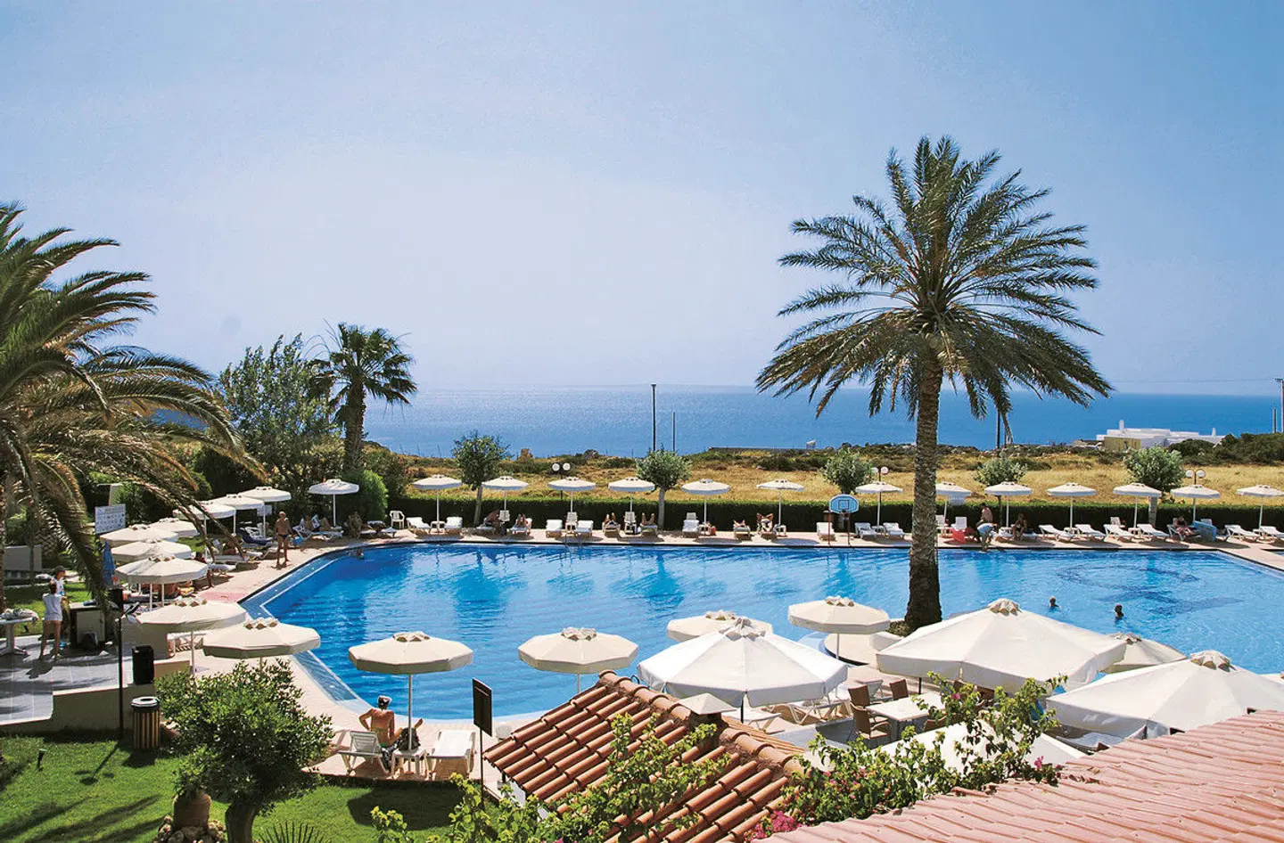 Cathrin OUTDOOR_POOL