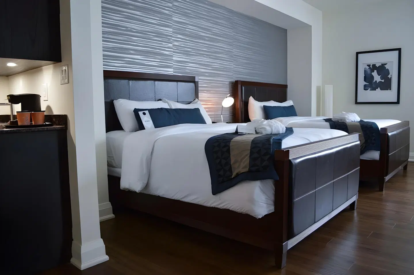 Sterling Inn & Spa ROOM_EXAMPLE