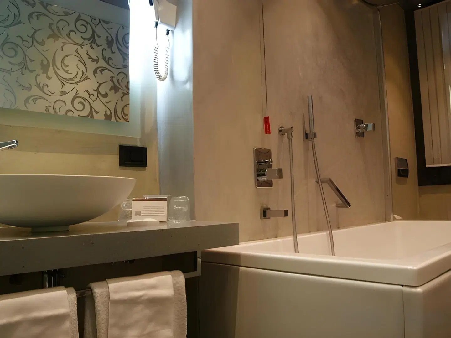 Antares Hotel Rubens Badezimmer
