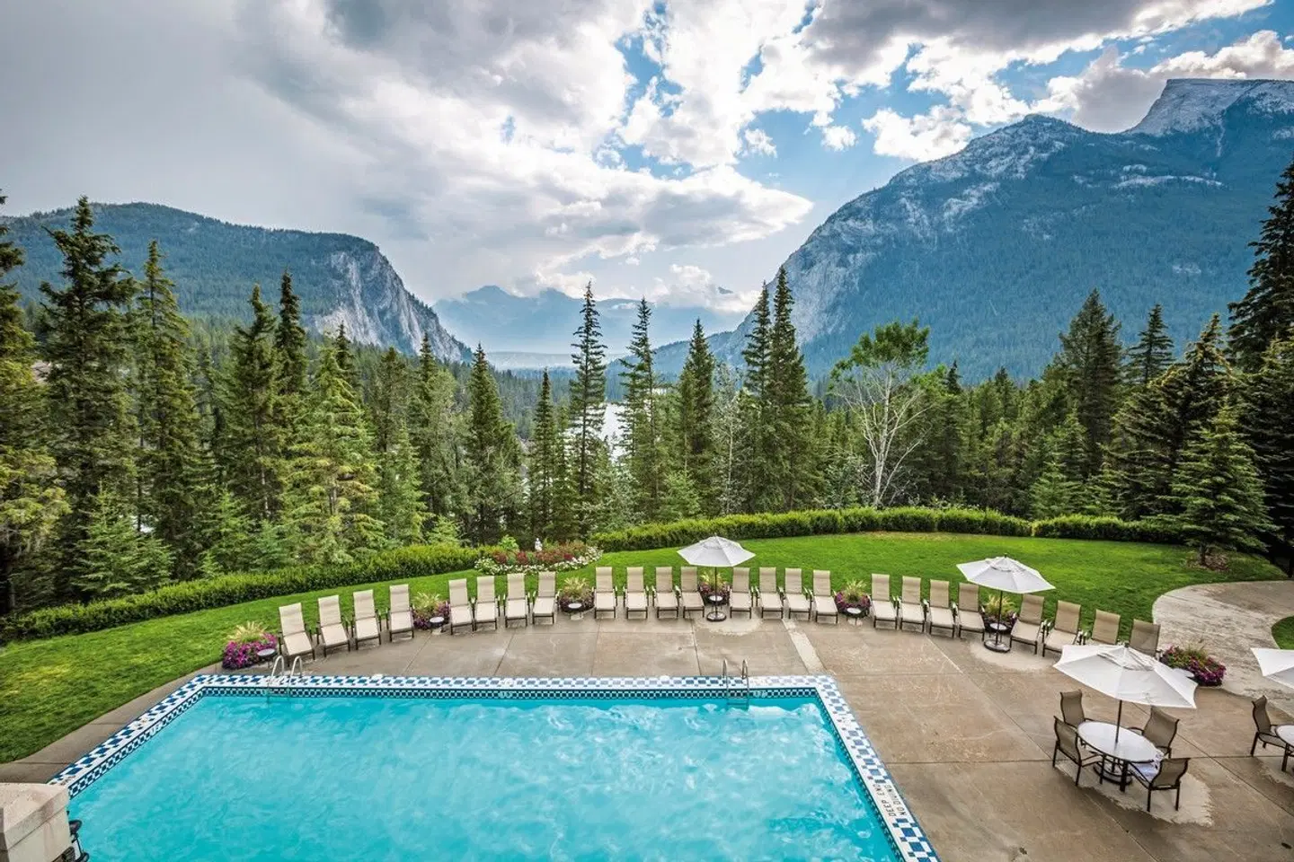 Westkanada Deluxe OUTDOOR_POOL