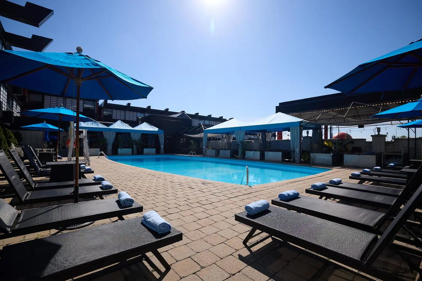 Ruby Foo's OUTDOOR_POOL
