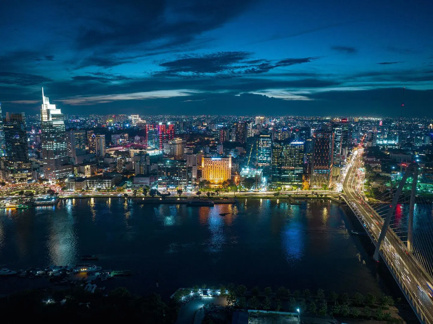 Lotte Legend Hotel Saigon LANDSCAPE