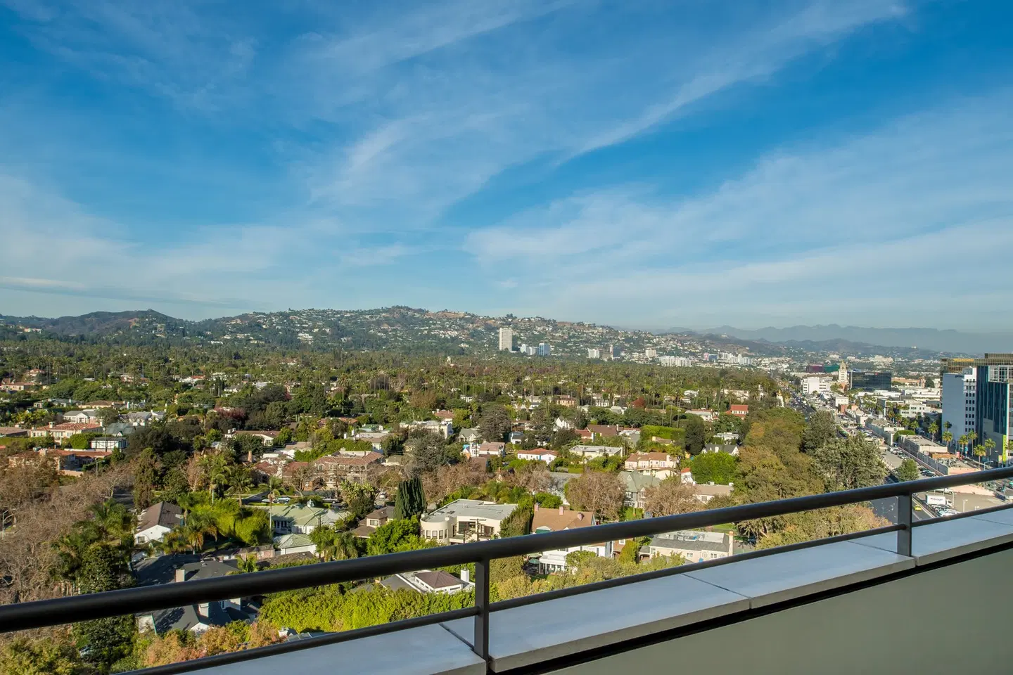 Waldorf Astoria Beverly Hills LANDSCAPE