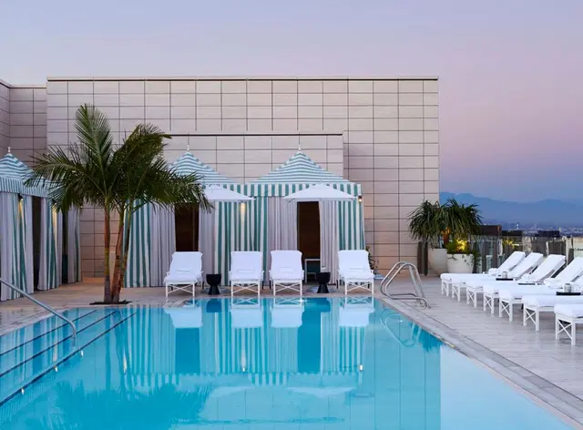Waldorf Astoria Beverly Hills OUTDOOR_POOL