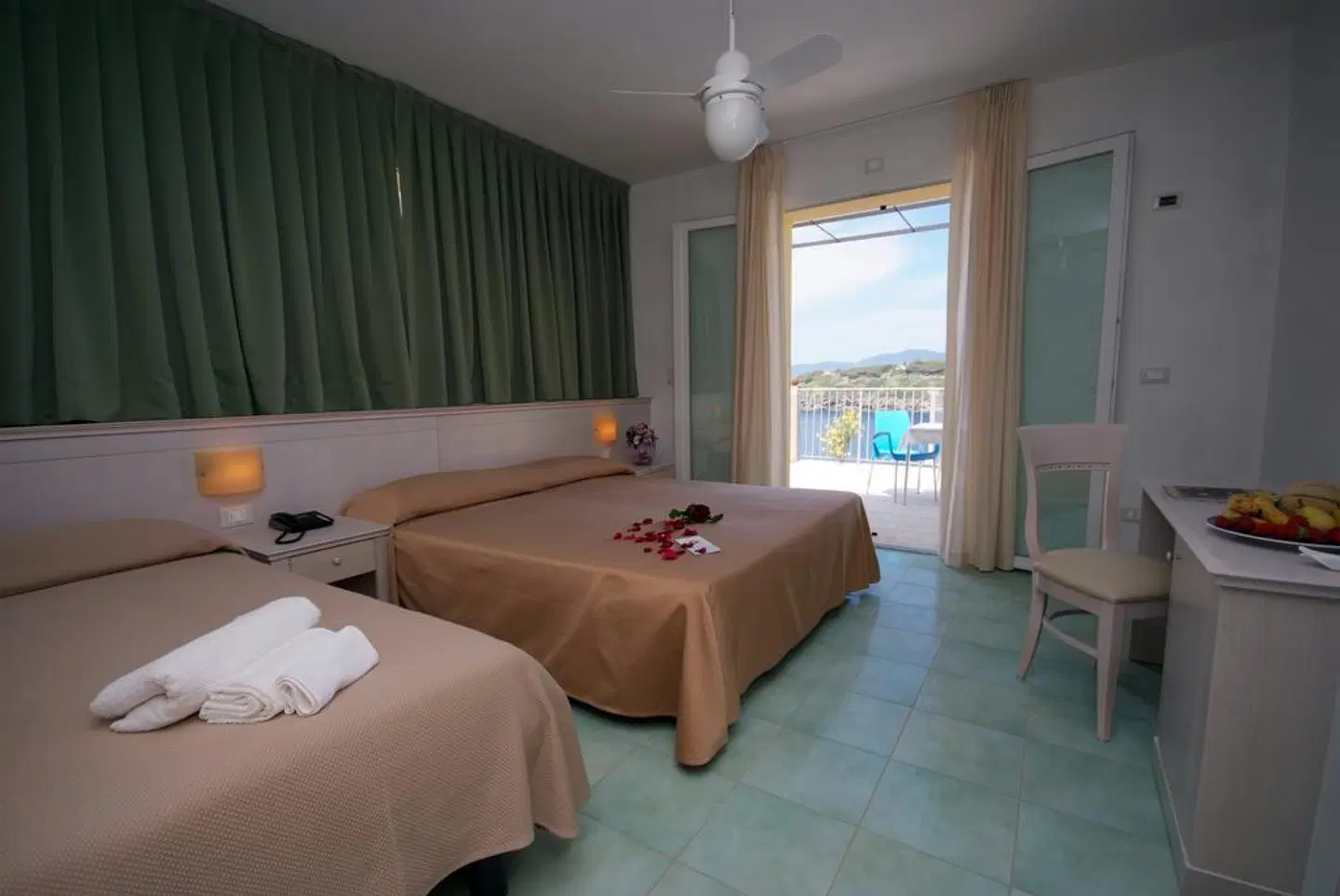 Hotel Dino ROOM_EXAMPLE