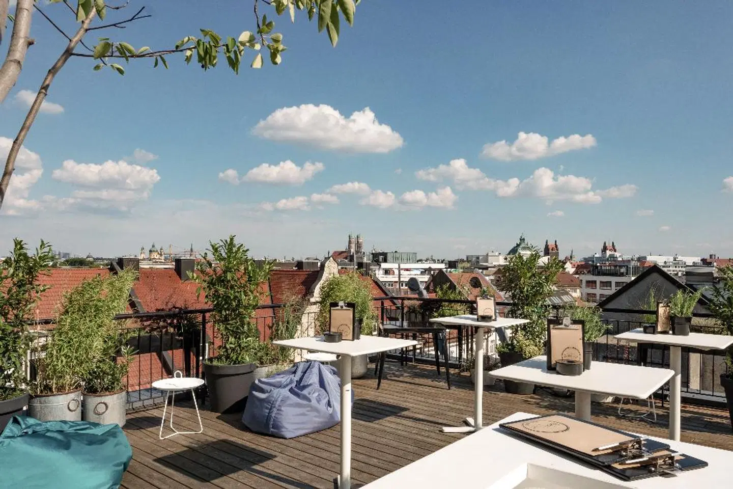 Ruby Lilly Hotel Munich Terrasse