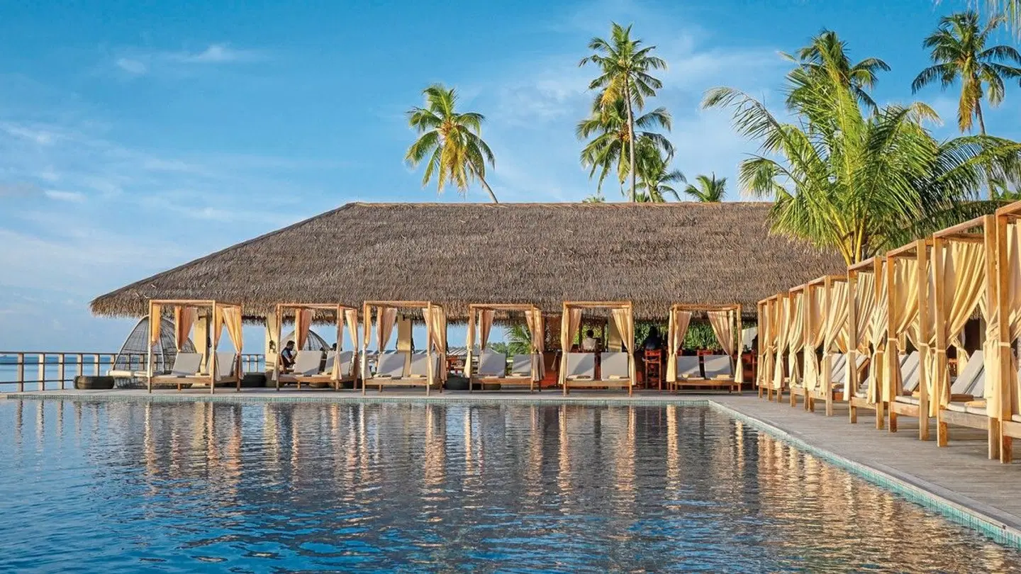 The Residence Maldives at Dhigurah OUTDOOR_POOL