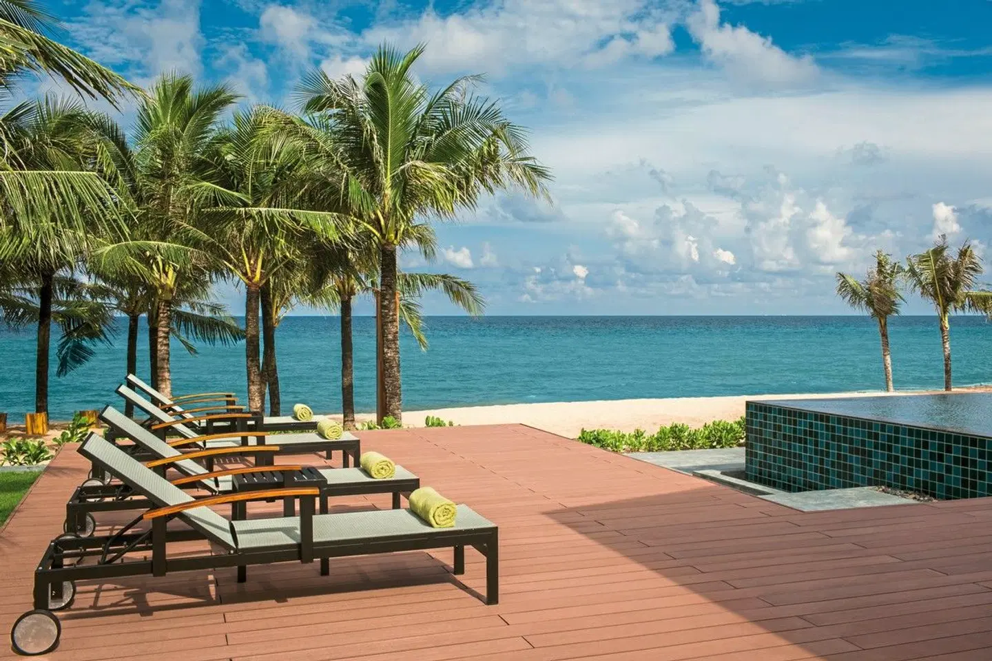 Dusit Princess Moonrise Beach Resort Phu Quoc Strand