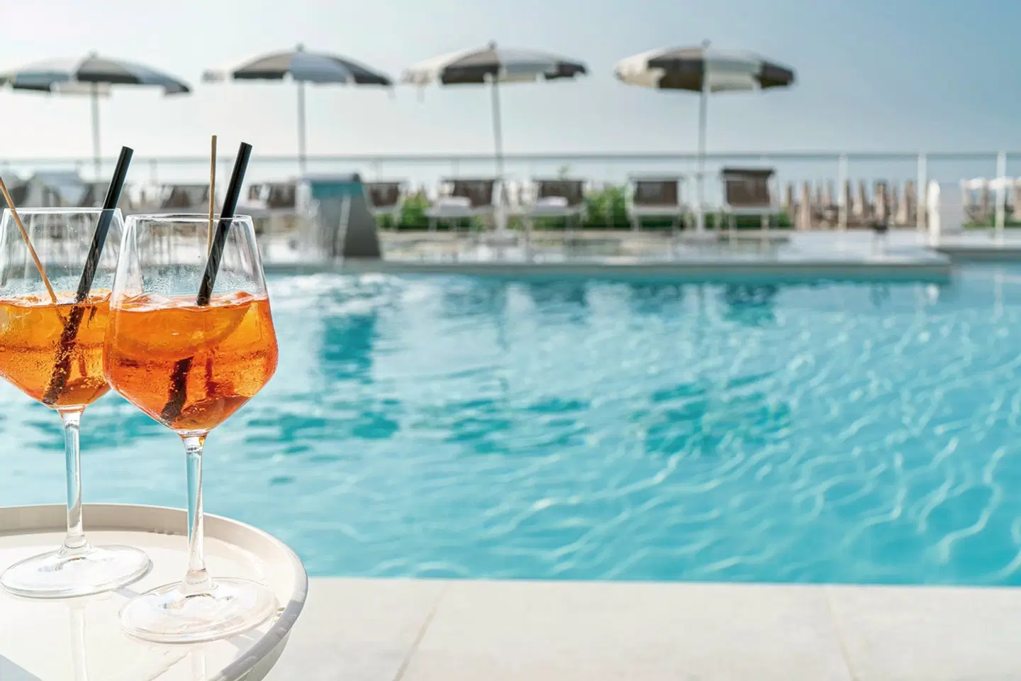 Capitol OUTDOOR_POOL