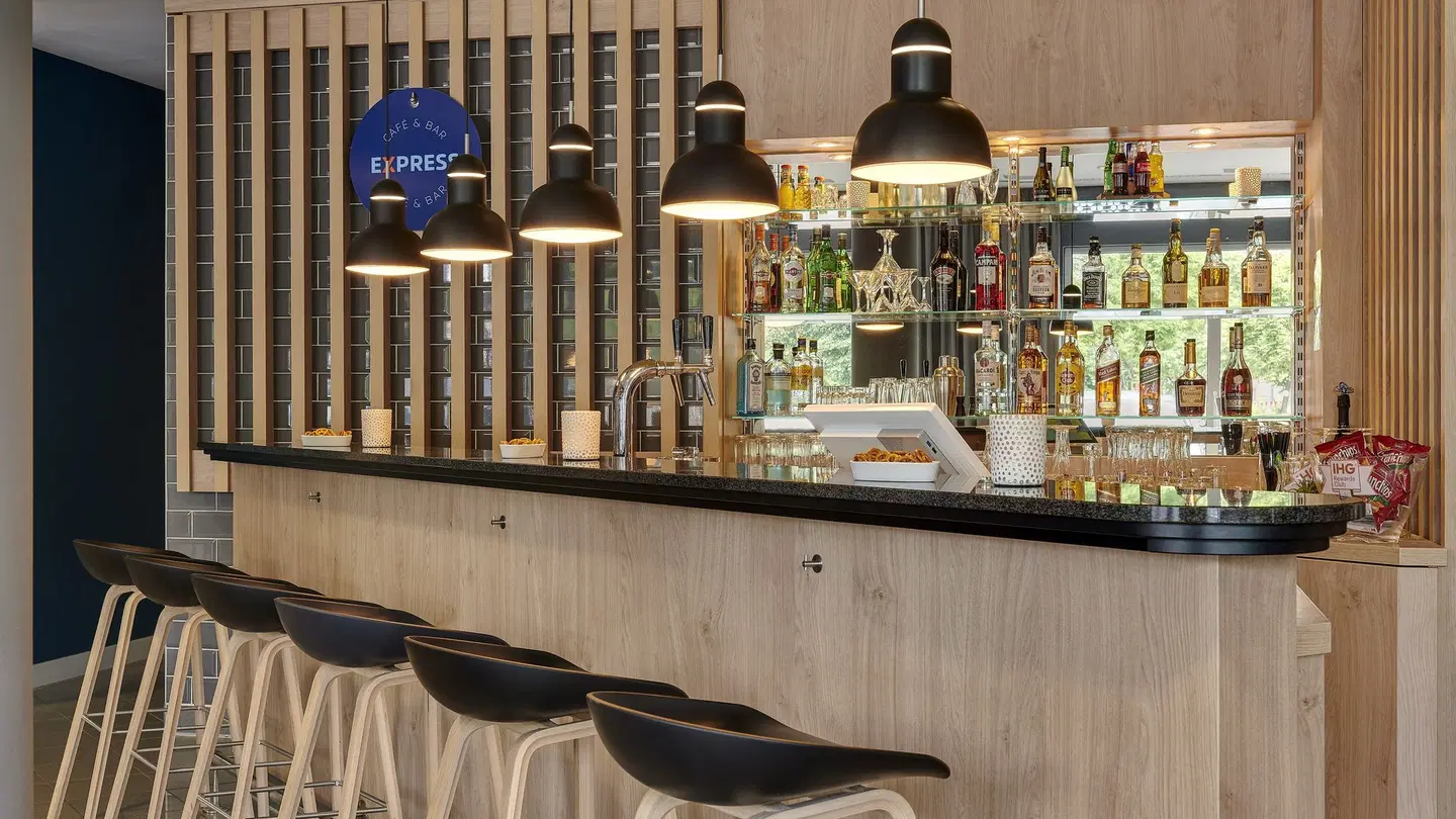 Holiday Inn Express Köln-Mülheim Bar
