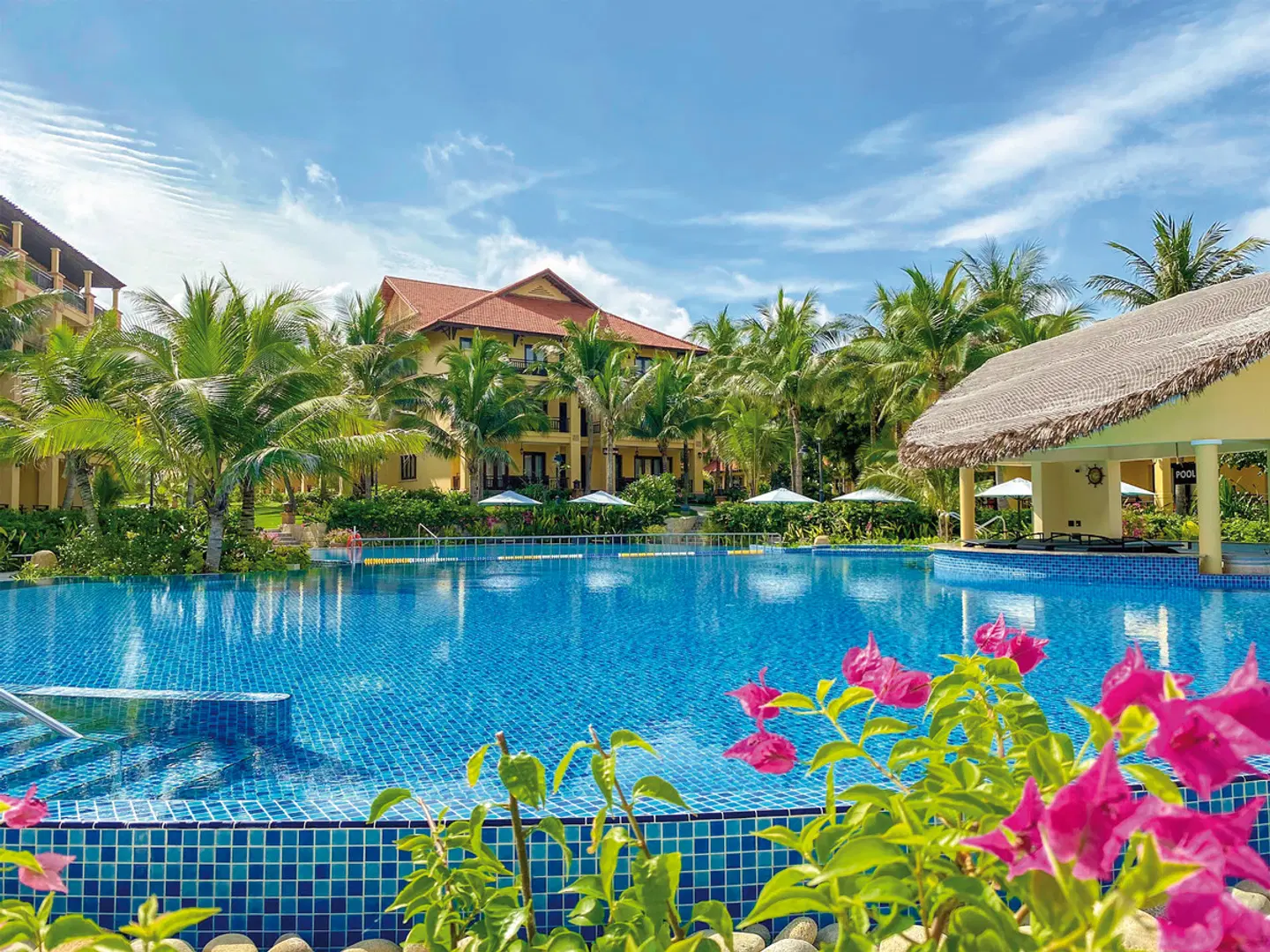 Pandanus Resort OUTDOOR_POOL