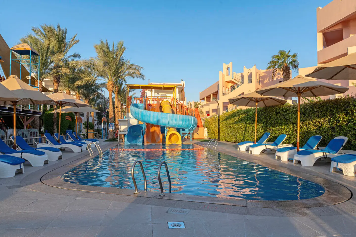 Minamark Beach Resort & Spa OUTDOOR_POOL