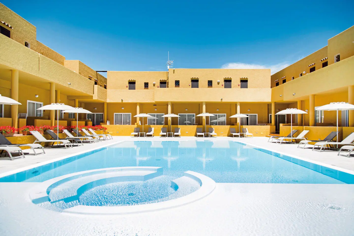 Blu Hotel Laconia Village OUTDOOR_POOL