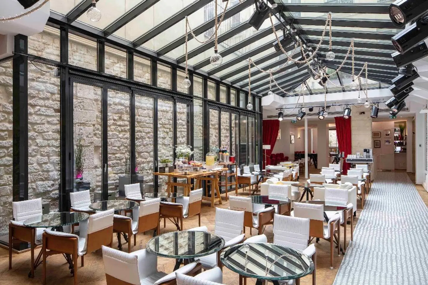 Le 123 Sebastopol Restaurant