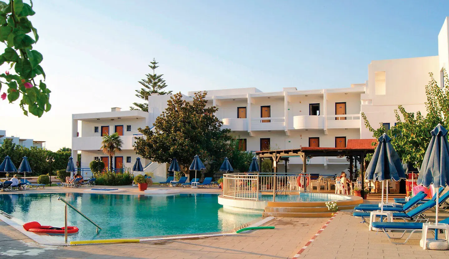 Danae OUTDOOR_POOL