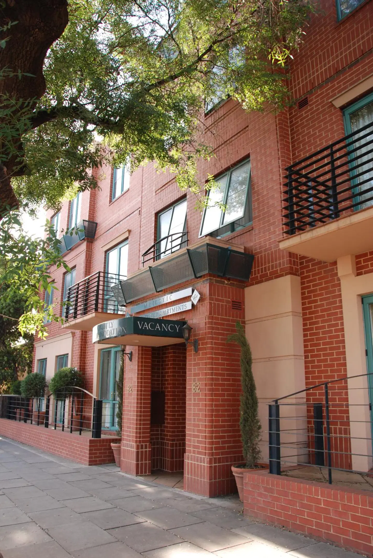 Majestic Tynte Street Apartments EXTERIOR