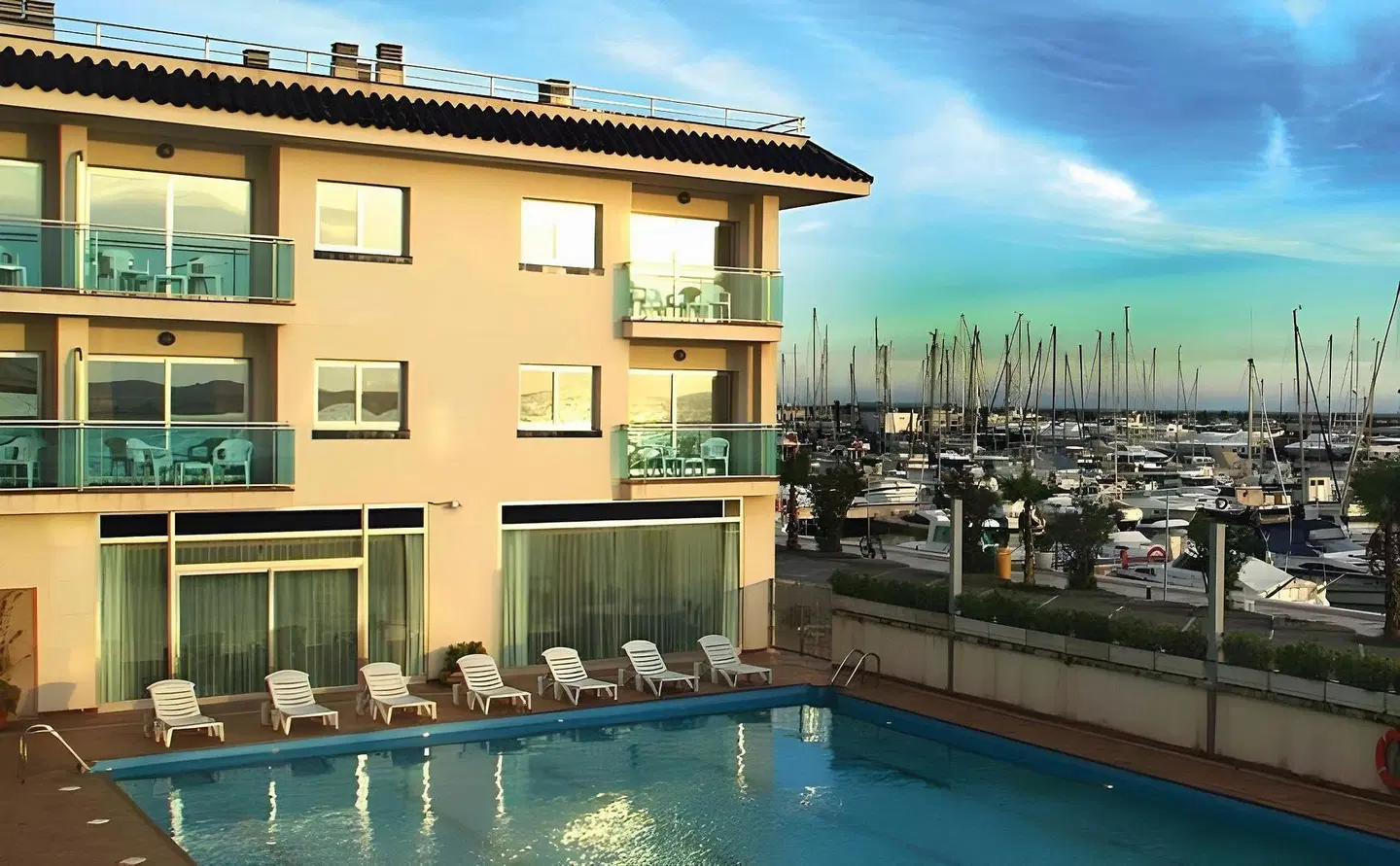 Port Sitges Resort OUTDOOR_POOL
