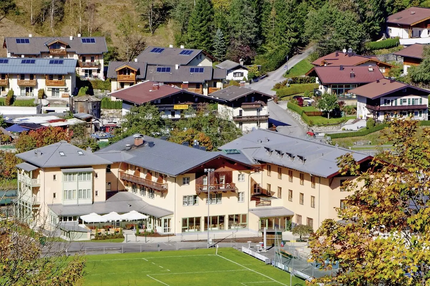 JUFA Hotel Kaprun EXTERIOR