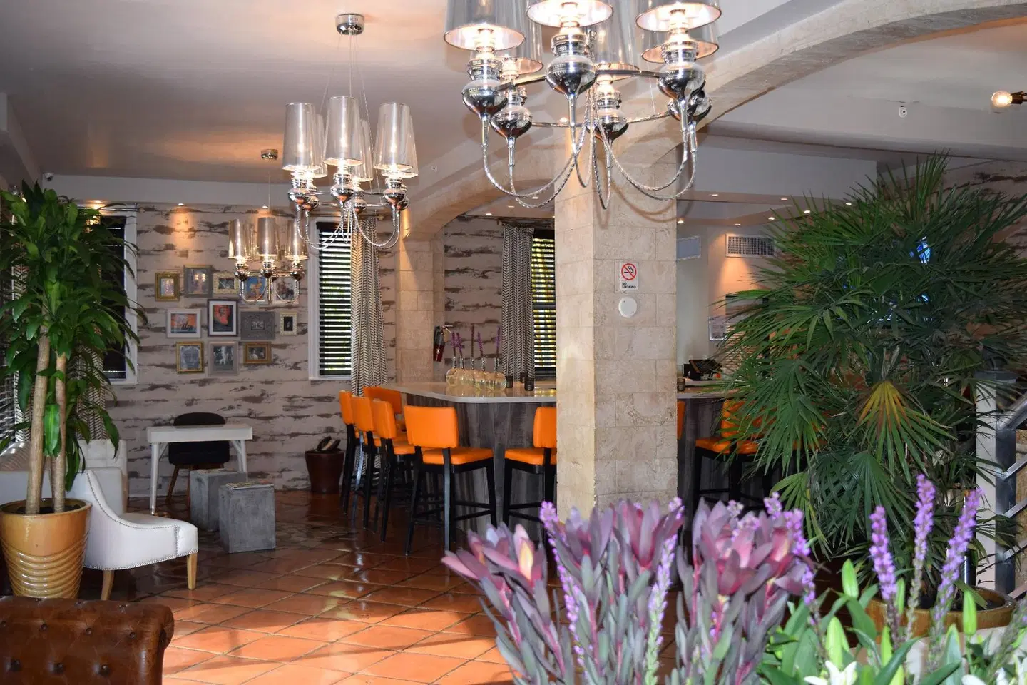 Shelley Hotel Bar