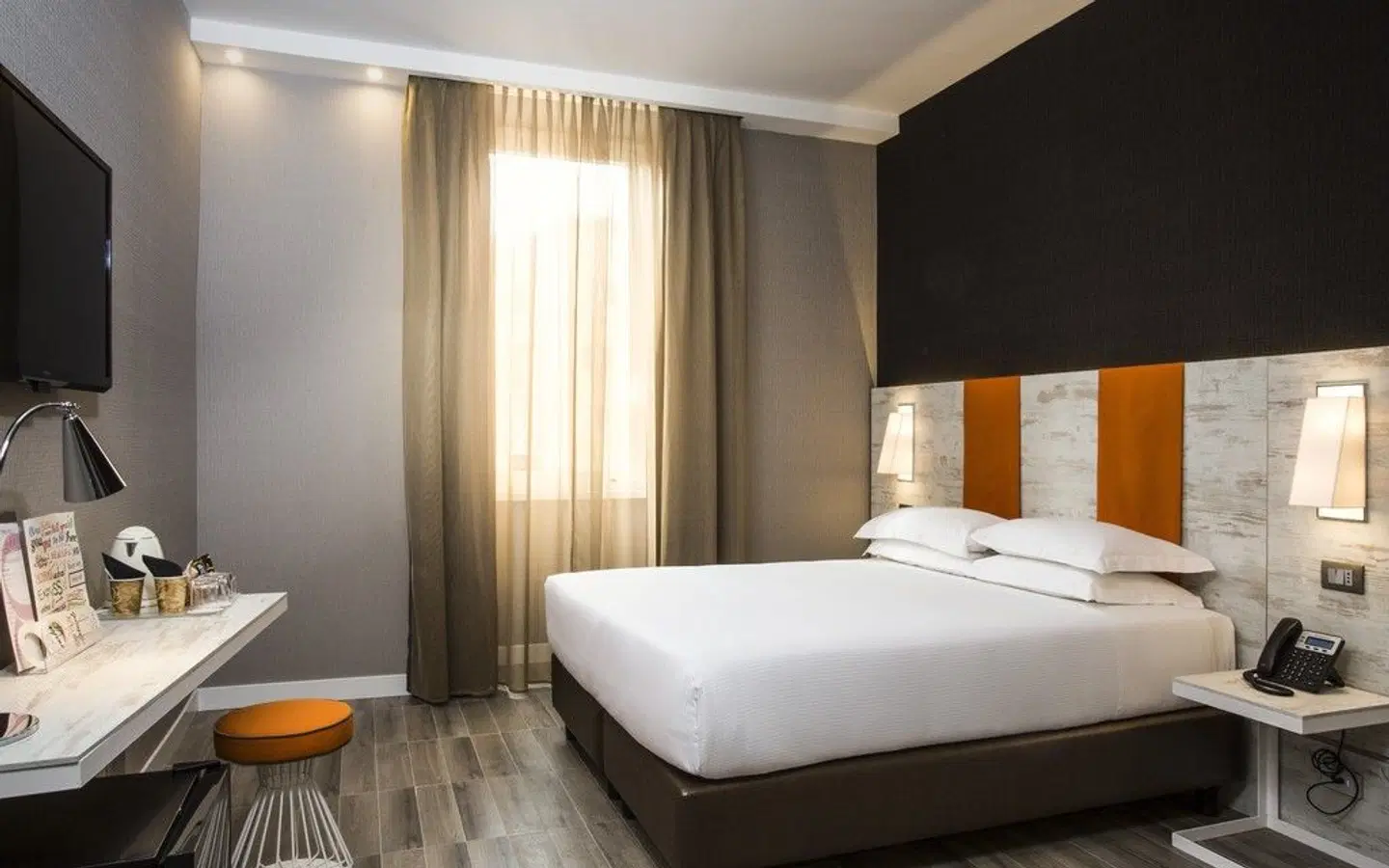 The Guardian Hotel ROOM_EXAMPLE