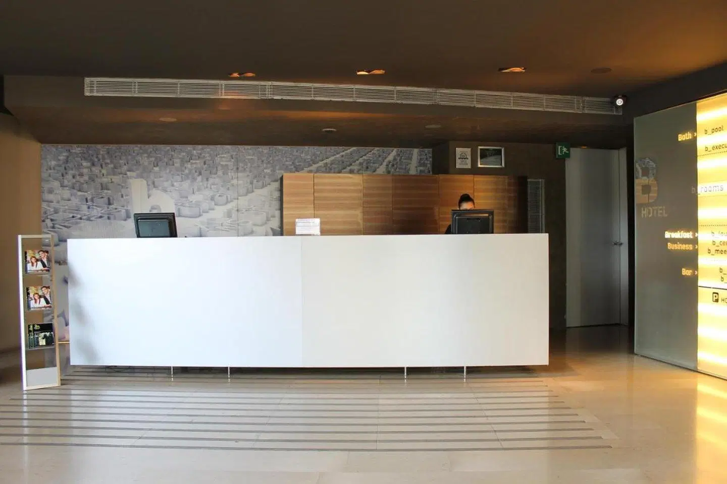 B Hotel LOUNGE_LOBBY