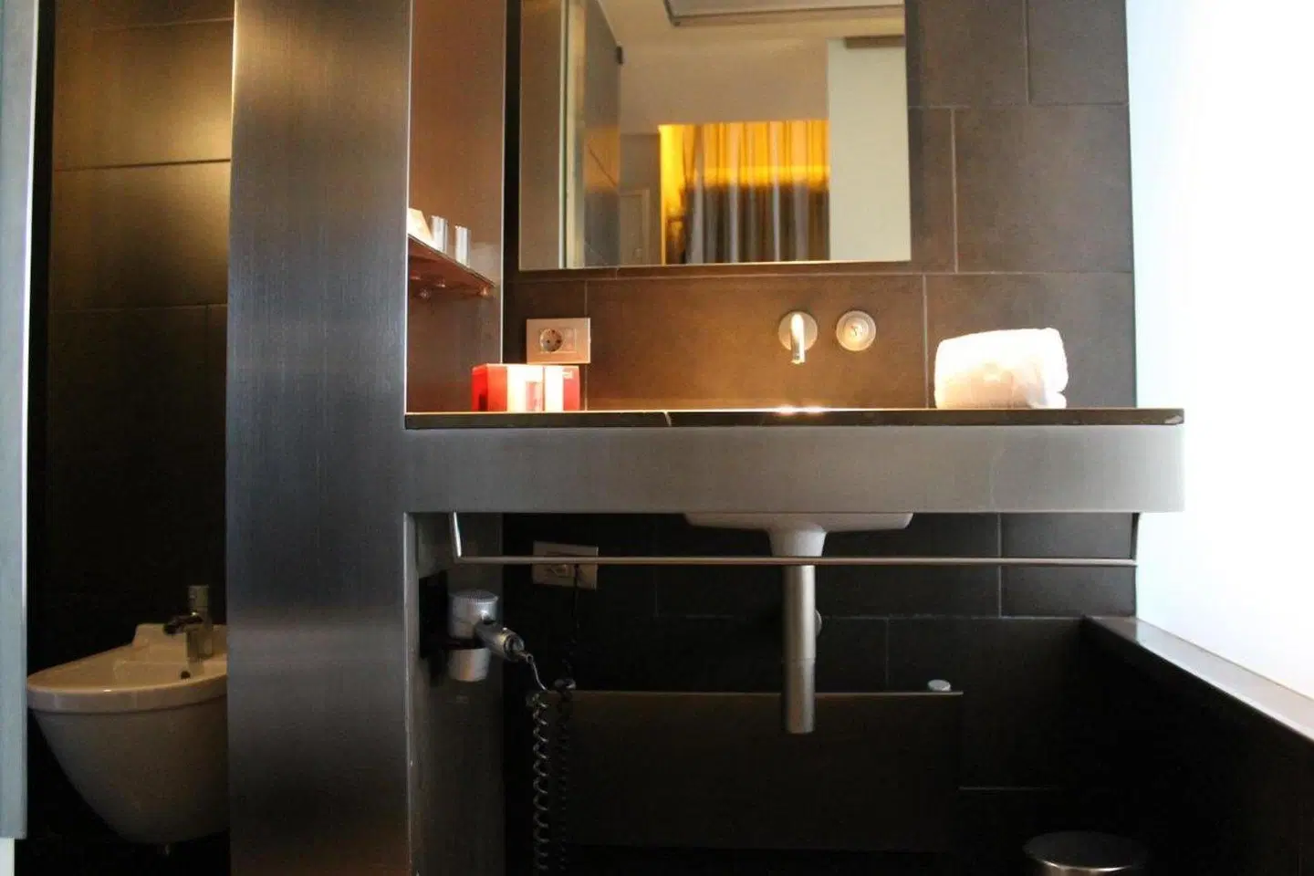 B Hotel LOUNGE_LOBBY