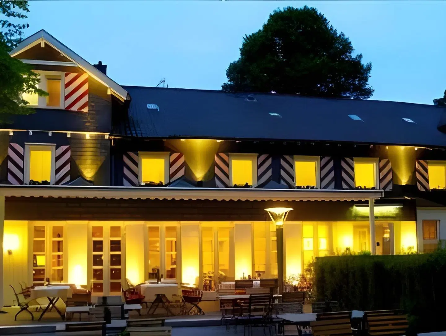 Parkhaus Hügel OUTDOOR_POOL