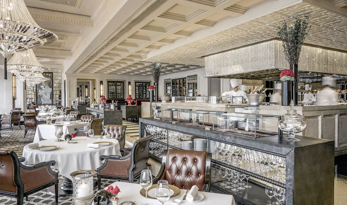 Four Seasons Hotel Hong Kong Restaurant