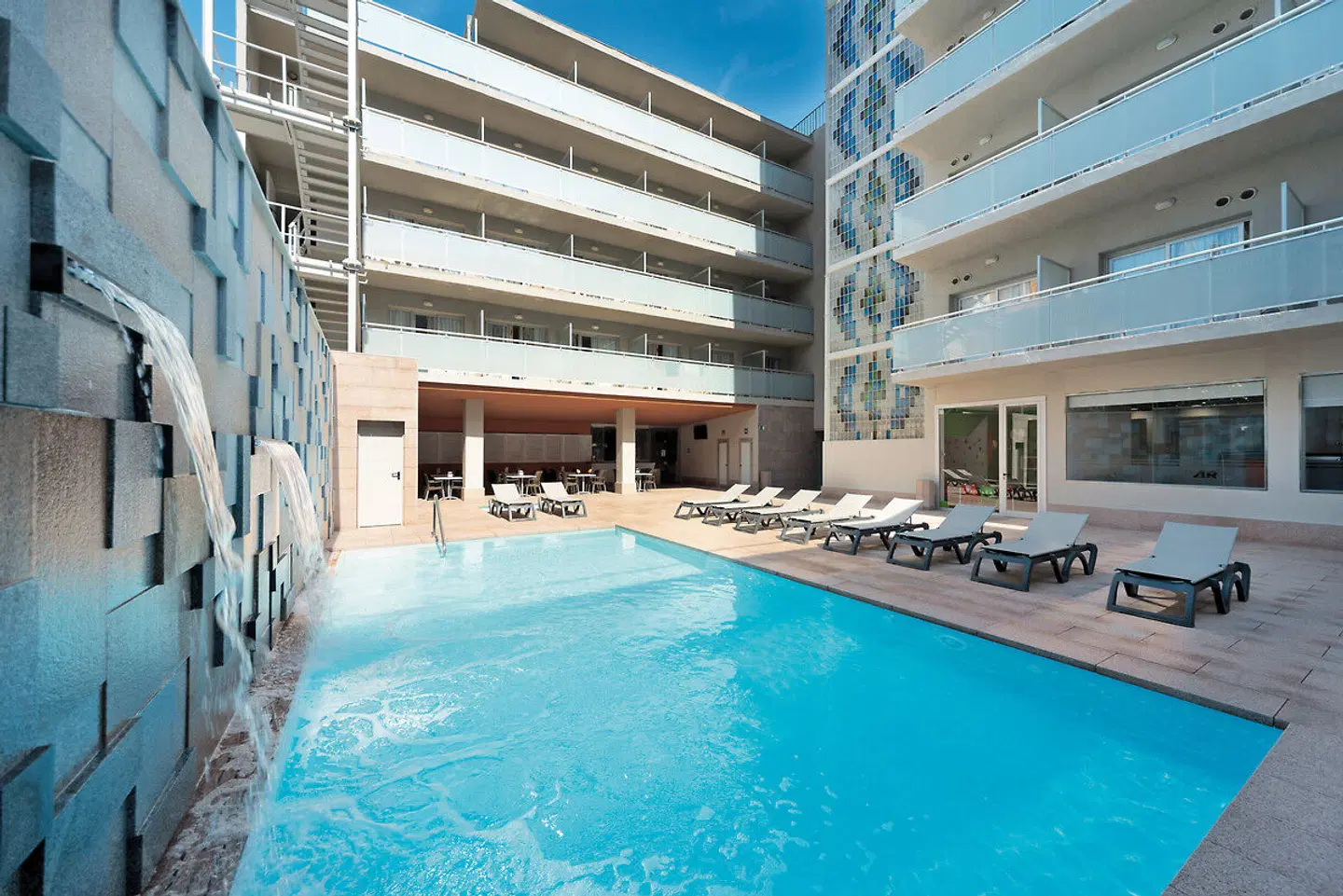 4R Miramar Calafell OUTDOOR_POOL
