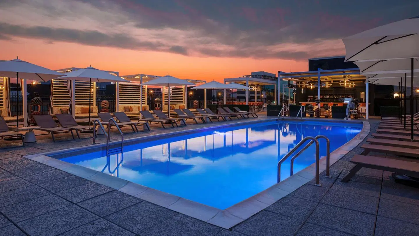 YOTEL Washington DC OUTDOOR_POOL