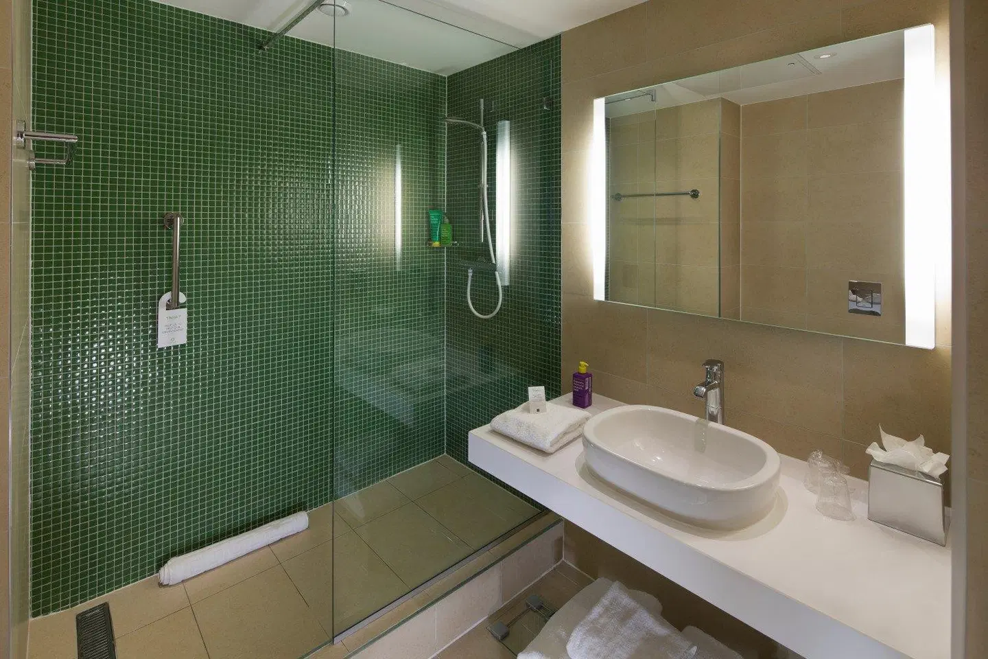The Orchard Hotel & Restaurant Badezimmer