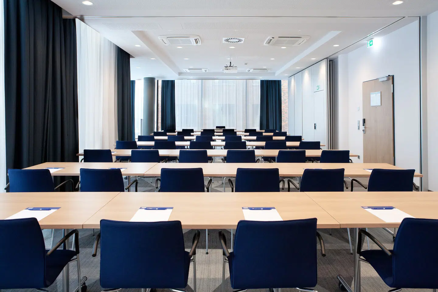 Holiday Inn Express & Suites Monheim Am Rhein by IHG Konferenz