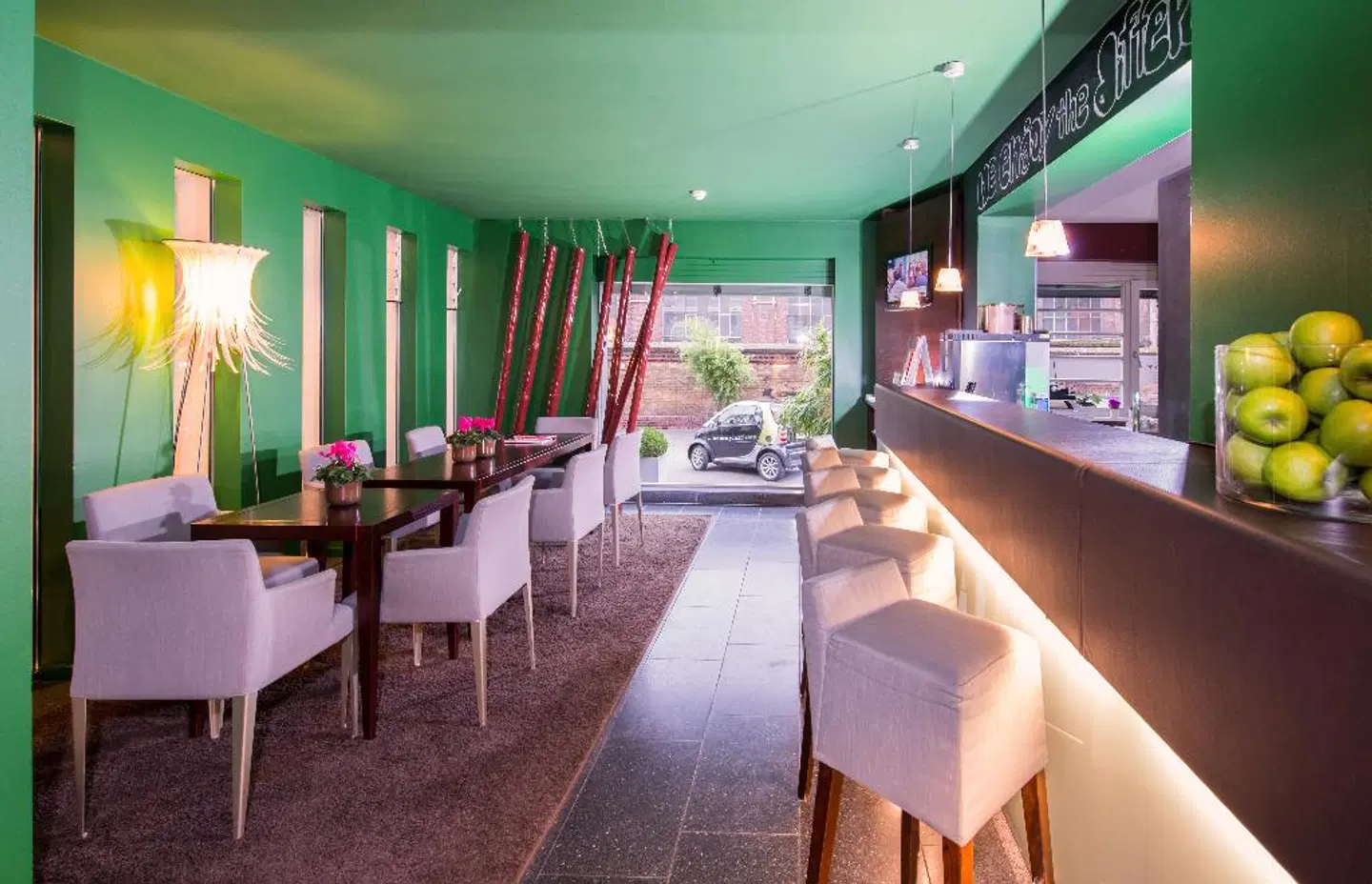 The New Yorker Bar