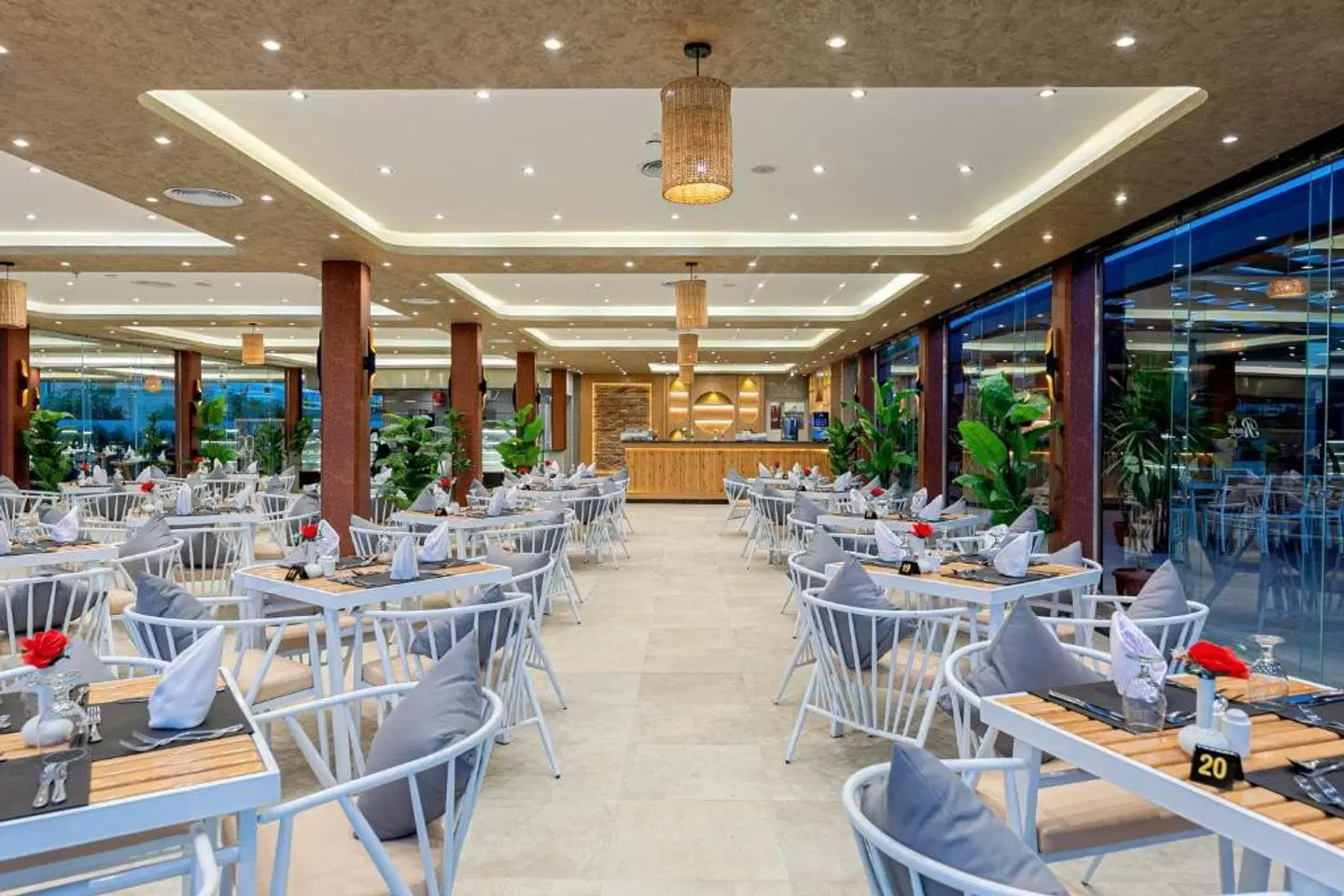 Rewaya Majestic Resort Bar
