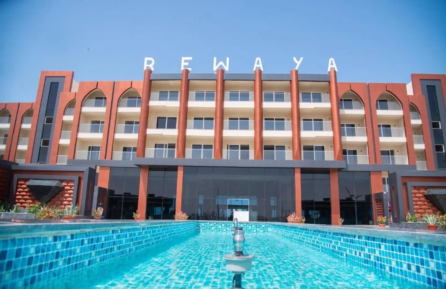 Rewaya Majestic Resort OUTDOOR_POOL