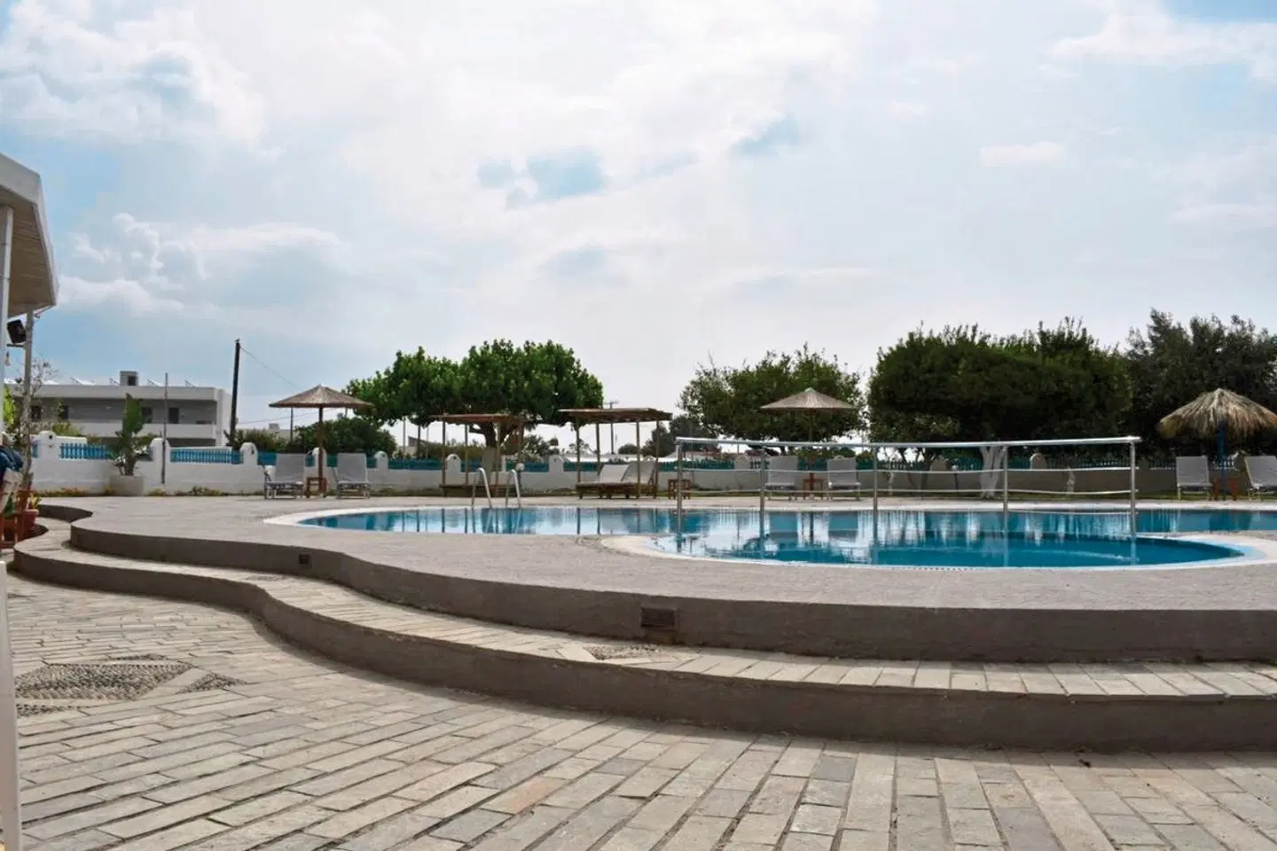 Manos Pension OUTDOOR_POOL