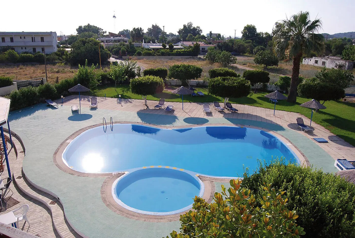 Manos Pension OUTDOOR_POOL