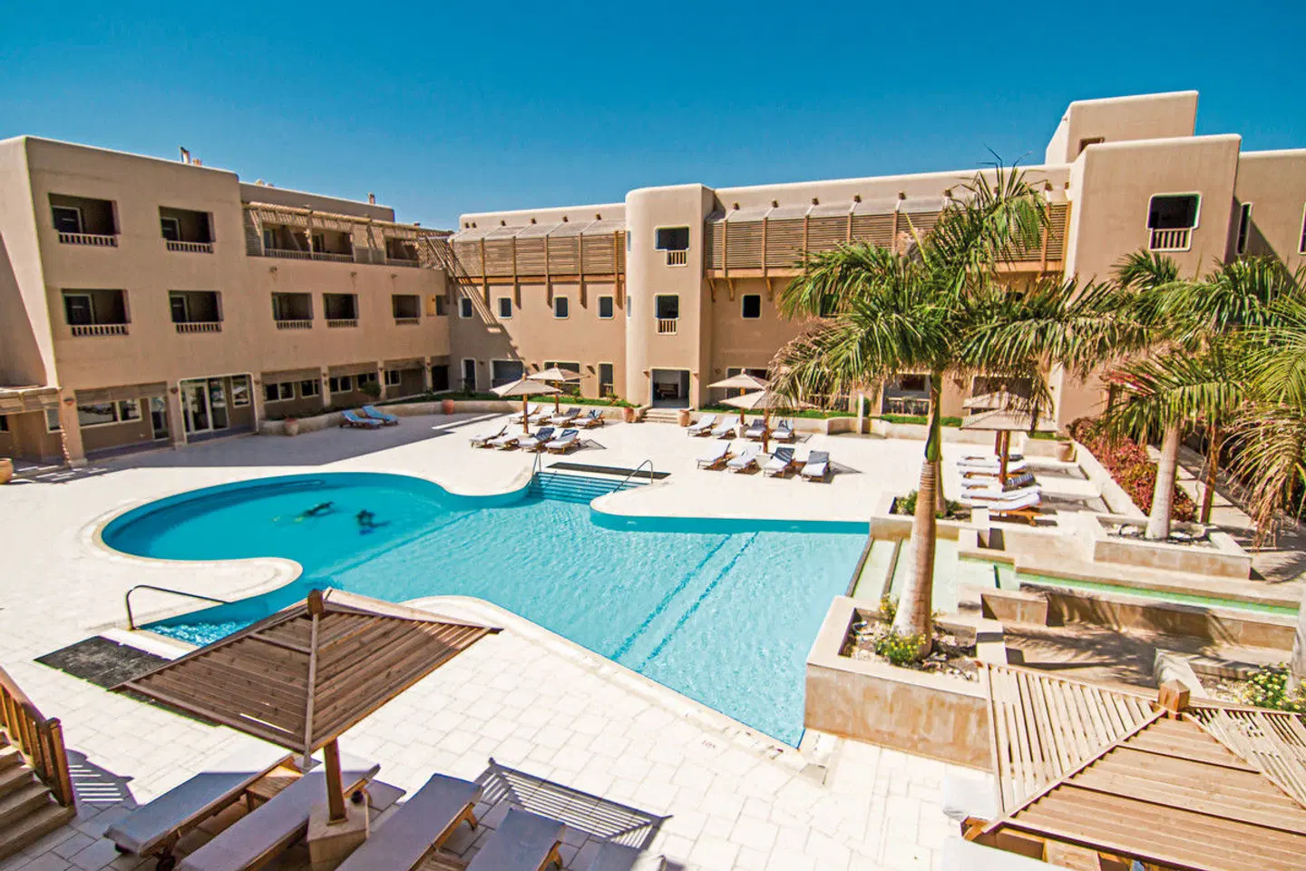 The Breakers Diving & Surfing Lodge OUTDOOR_POOL