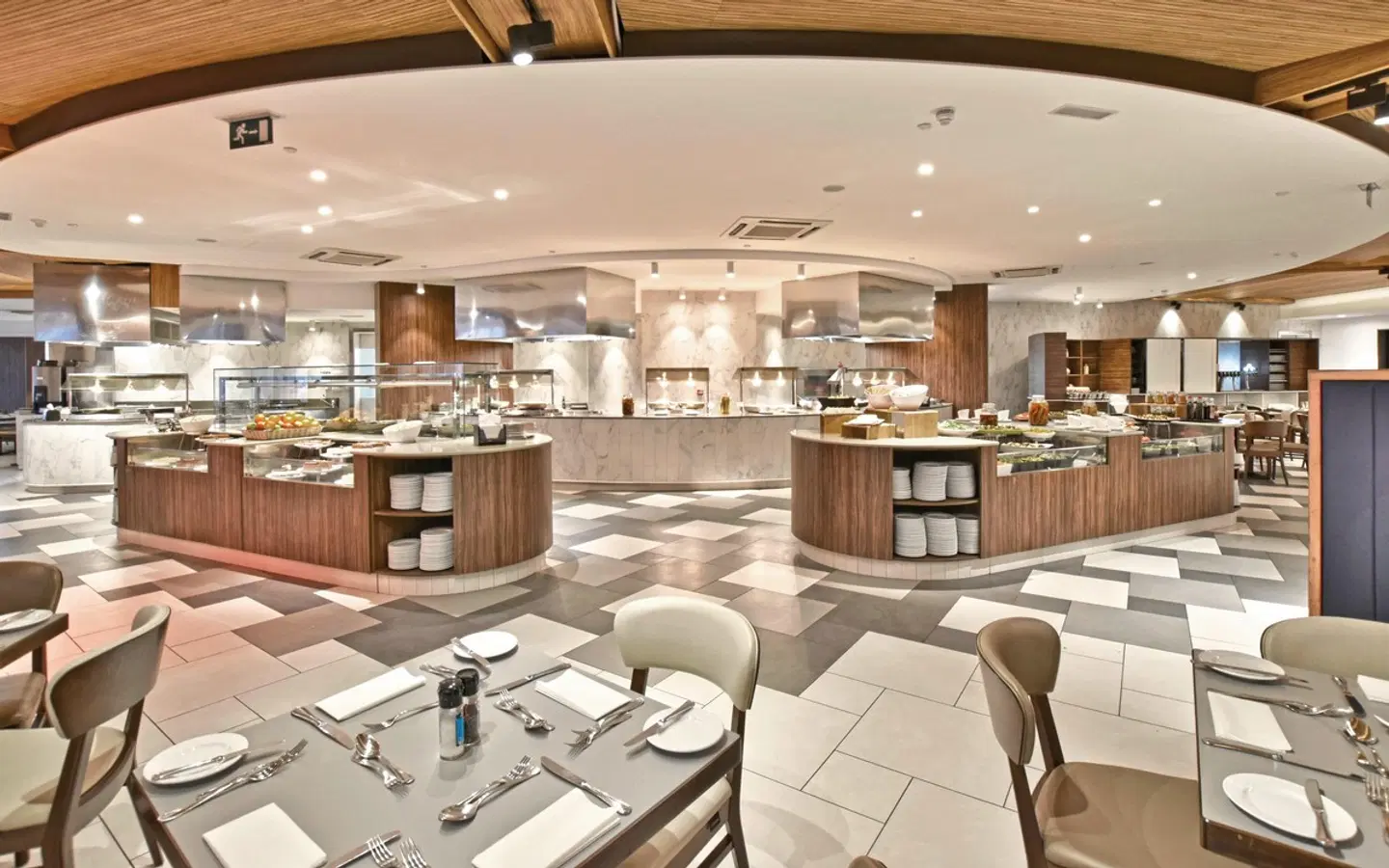 DoubleTree by Hilton Malta Restaurant