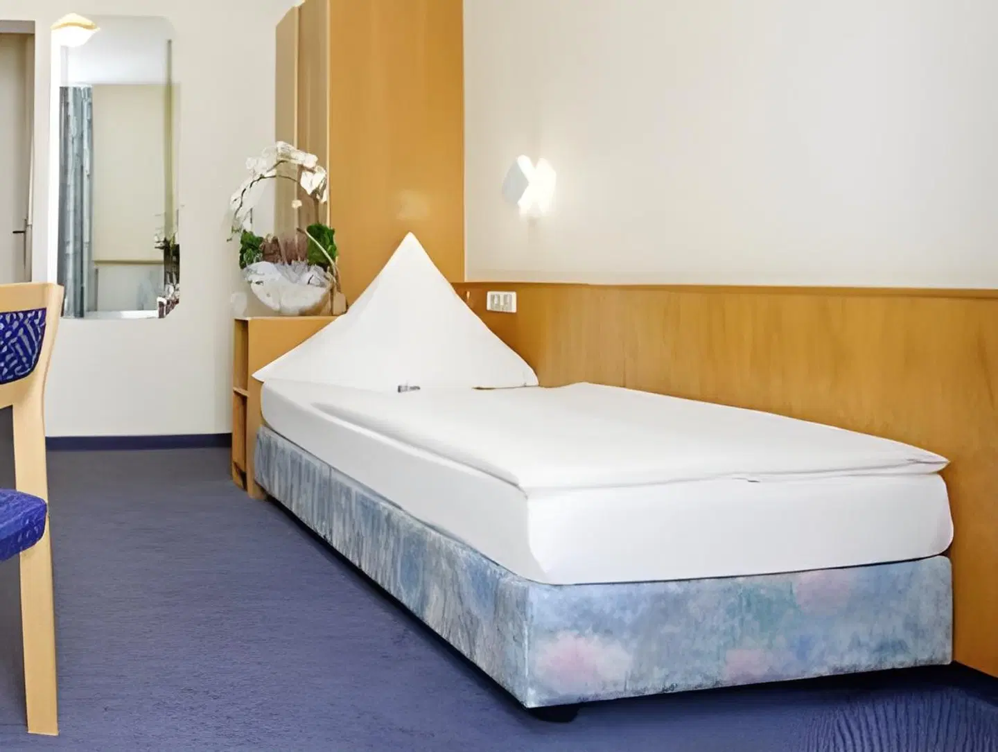 Europa ROOM_EXAMPLE
