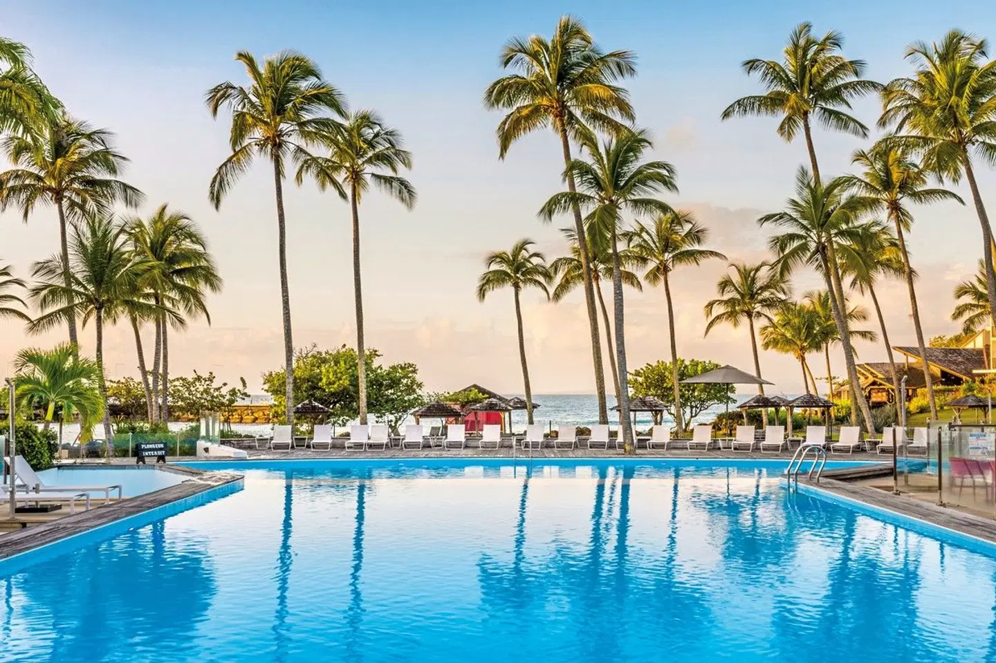 La Créole Beach Hôtel & Spa OUTDOOR_POOL