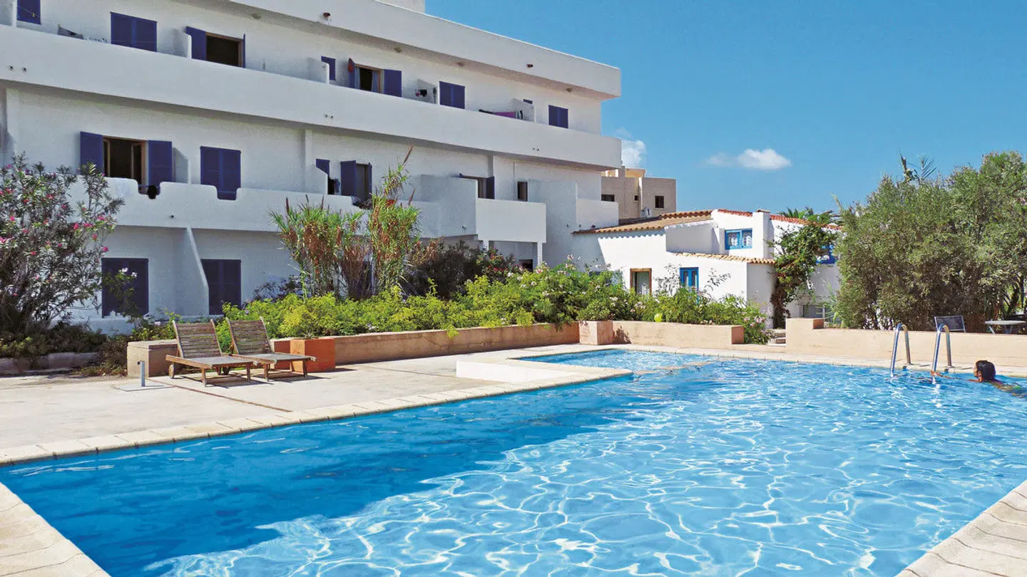 Mayans OUTDOOR_POOL