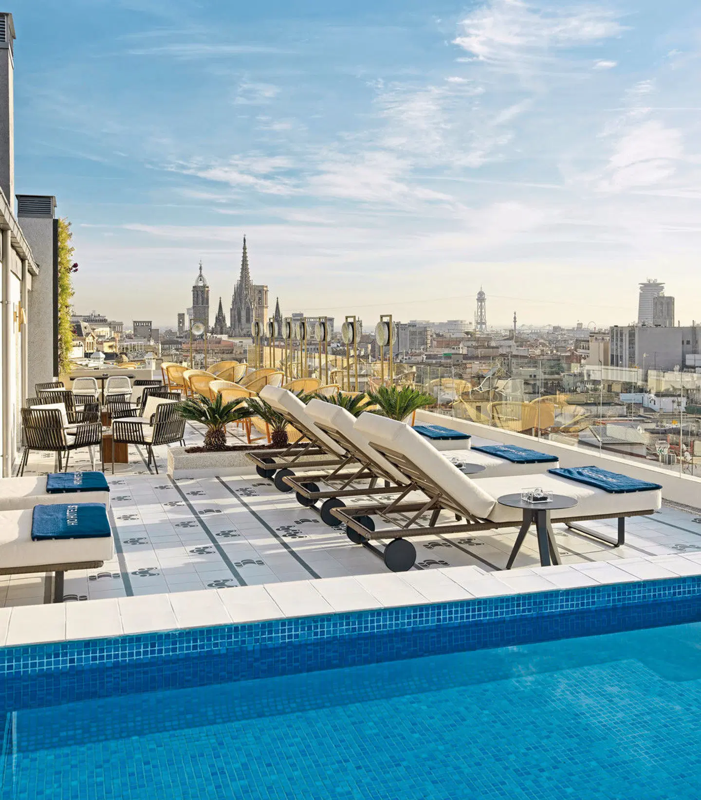 H10 Cubik OUTDOOR_POOL
