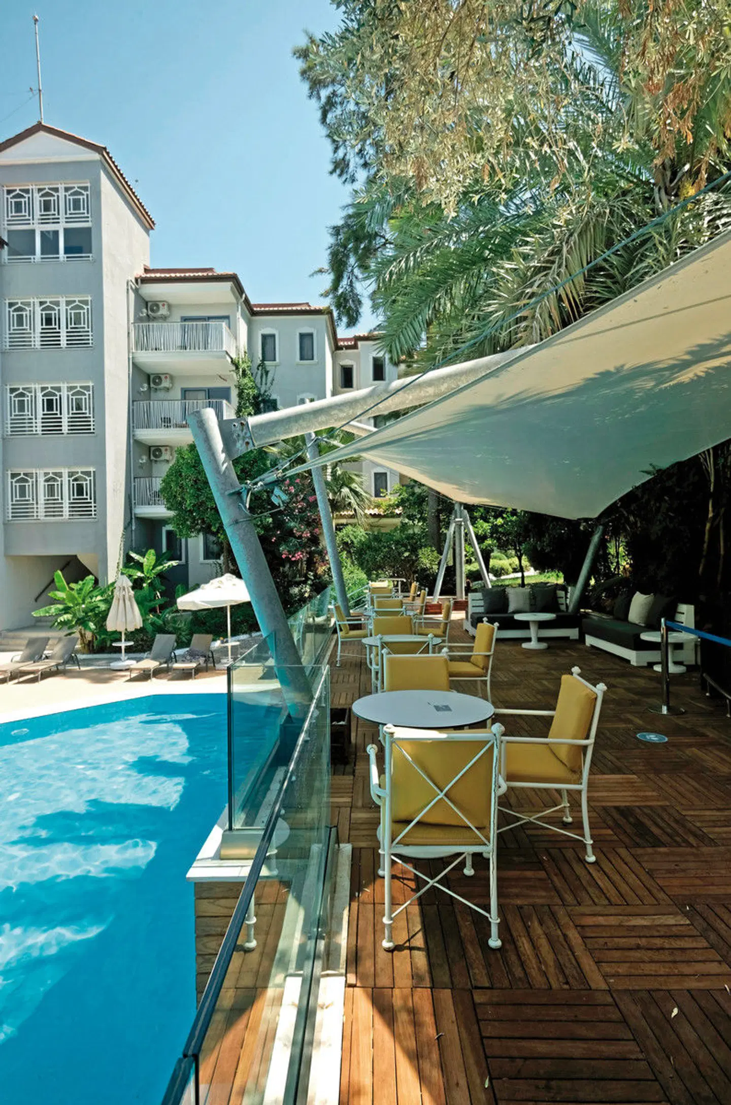 Paloma Marina Suites Terrasse