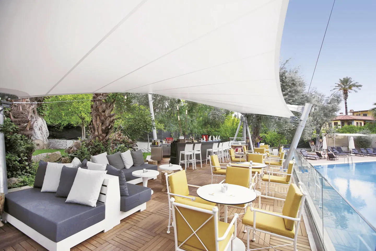 Paloma Marina Suites Terrasse