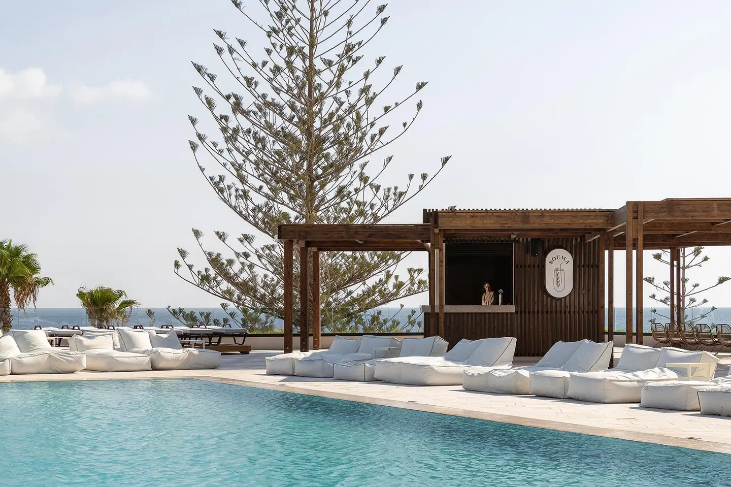 Ella Helea OUTDOOR_POOL